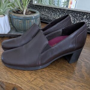 Munro Jemma pump brown leather size 8.5 N